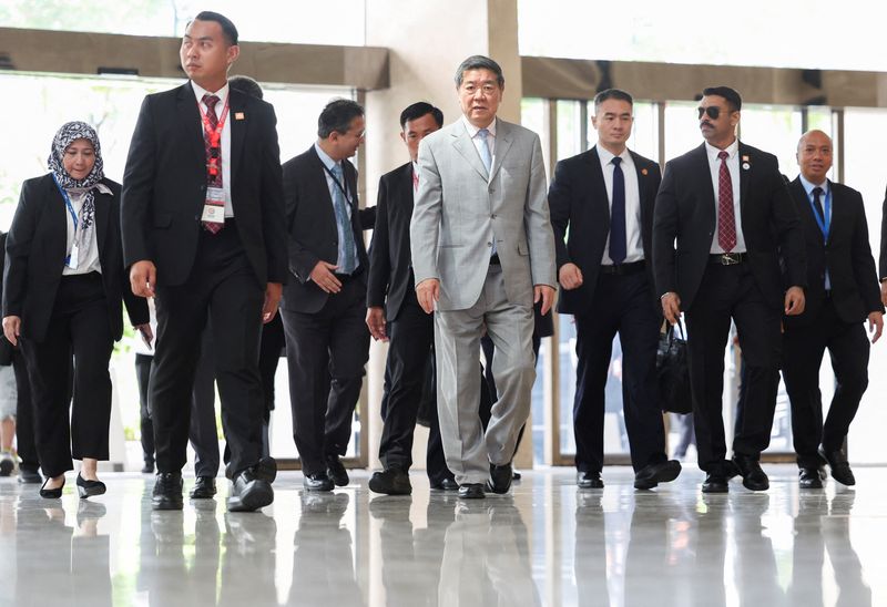 EEUU y China buscan en Malasia evitar una escalada y salvar la reunión entre Trump y Xi