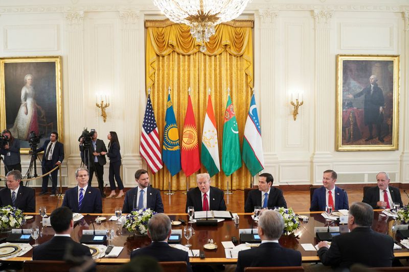 Trump se reúne con los líderes de Asia central para reforzar lazos en materia de minerales críticos